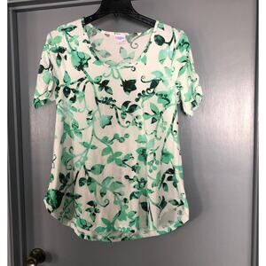 Women's Green vines floral St Patrick Short Sleeve T Shirt Large